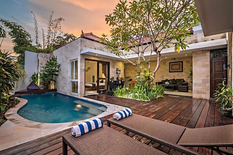 Pool view, Swimming pool, Swimming pool