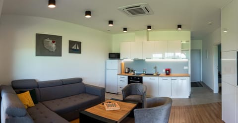 Kitchen or kitchenette, Living room