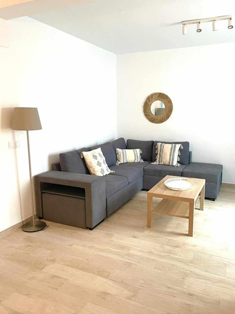 Lounge or bar, Seating area