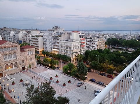 Nearby landmark, Bird's eye view, View (from property/room), Balcony/Terrace, City view, Sea view, Street view, Location