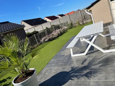 Property building, Garden, Garden view