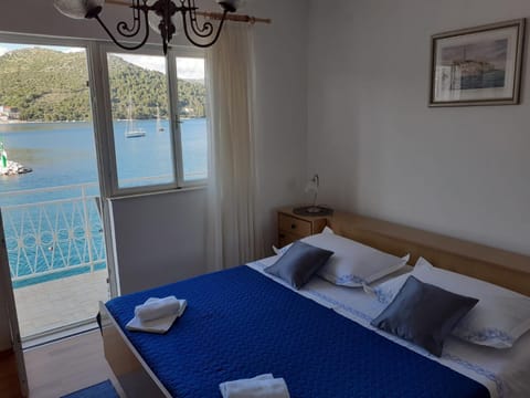 Bed, Bedroom, Sea view