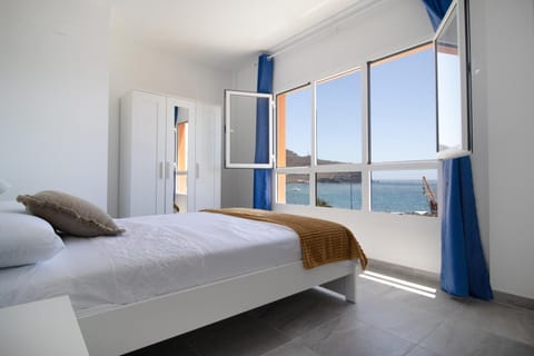 Bed, Photo of the whole room, Bedroom, Sea view