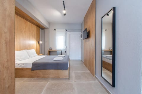 Bed, TV and multimedia, Bedroom, wardrobe