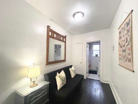 (49.1E) Garden style studio @ Forest Park & City! Apartment in Saint Louis