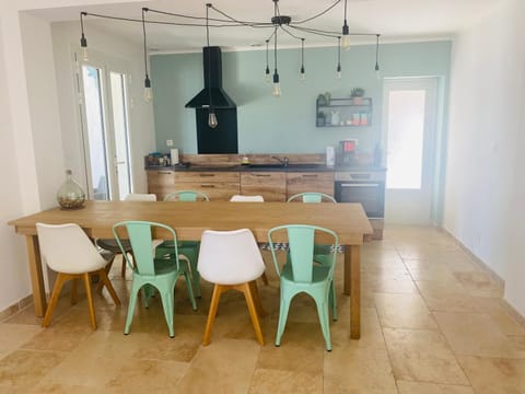 La Maison d à côté 8 à 10 personnes House in Carpentras