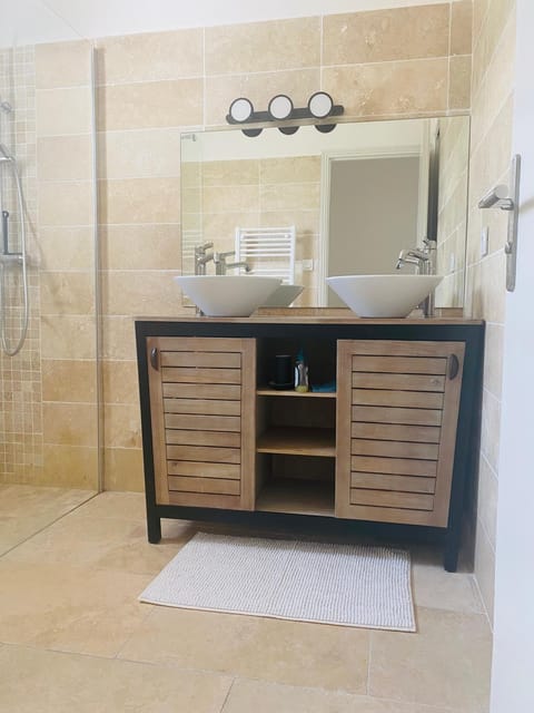 La Maison d à côté 8 à 10 personnes House in Carpentras