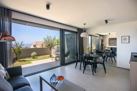 Living room, Seating area, Dining area