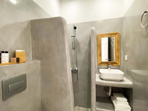 Lyra Seafront Apartment , Paroikia Town Center House in Paros