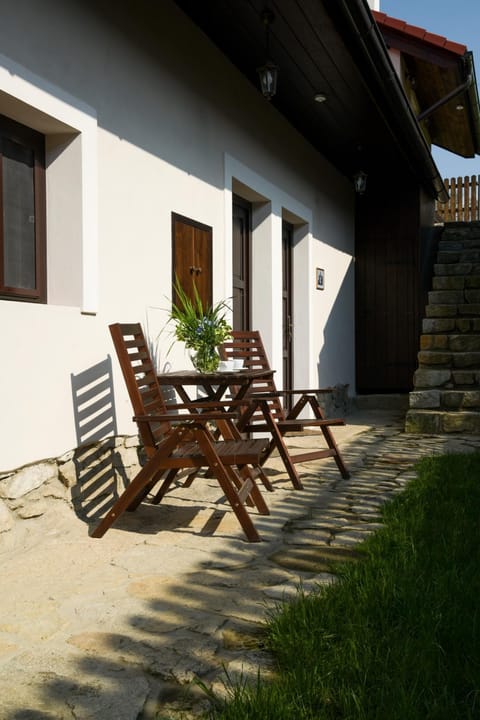 Patio, Facade/entrance