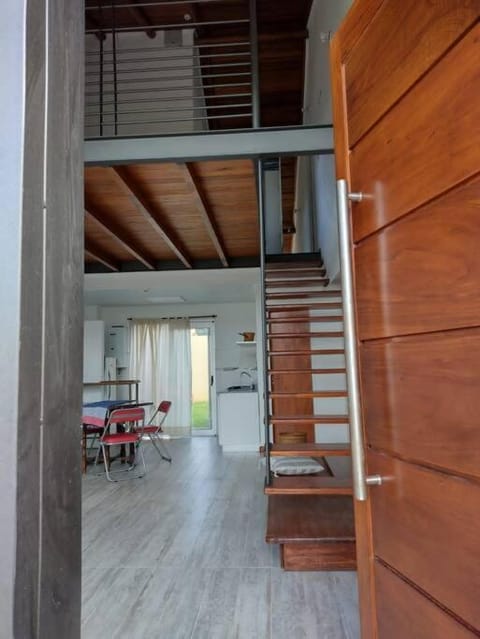 Facade/entrance, Photo of the whole room, locker, air conditioner