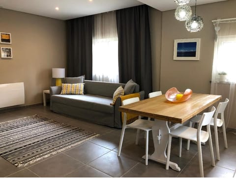 Living room, Seating area, Dining area
