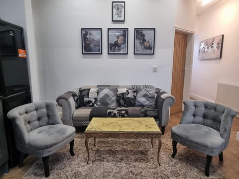 Cheerful 4 bedroom close to Uclan, Preston City Center House in Preston