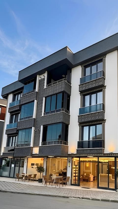 Property building, Day