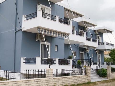 Property building, Balcony/Terrace
