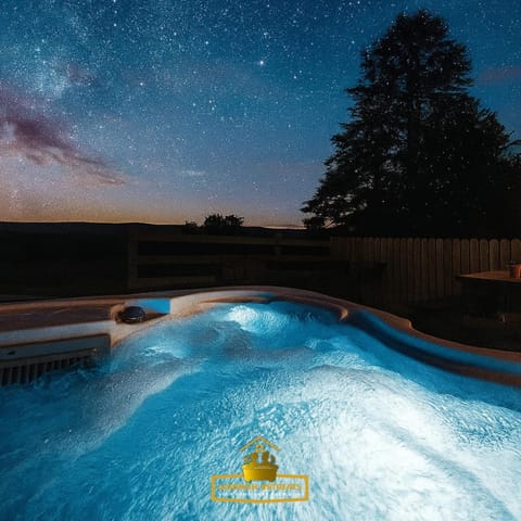 Forest View Cottage - Private Hot Tub House in Northern Ireland