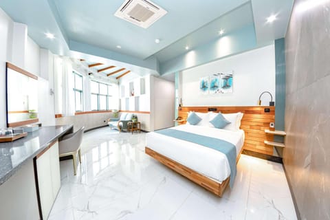 Photo of the whole room, Bedroom