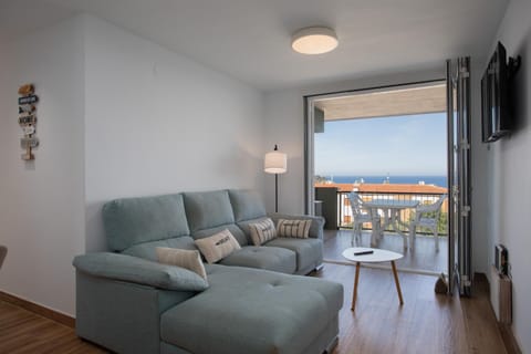 TV and multimedia, View (from property/room), Living room, Sea view