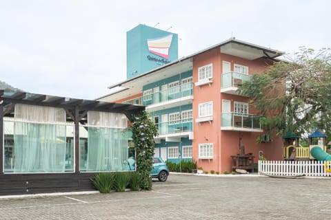 Property building, Day, Parking