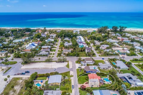 Glory Days: AMI North End, Backyard Oasis, Pool, 1.5 Bocks to Beach by Anna Maria Life House in Holmes Beach