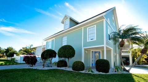 AMI Retreat - 746 Jacaranda House in Anna Maria Island