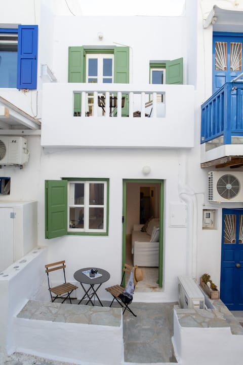 Property building, Patio, Day, View (from property/room), Balcony/Terrace