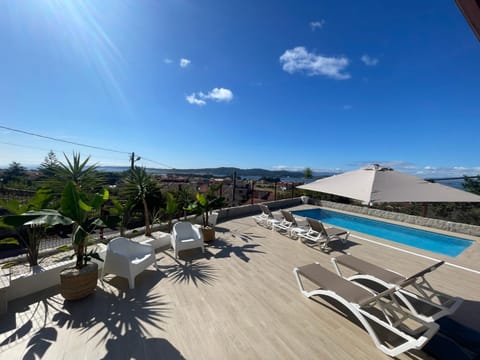 Balcony/Terrace, Swimming pool