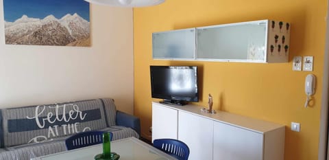 R11 - Appartamento con ampio terrazzo Apartment in Marcelli