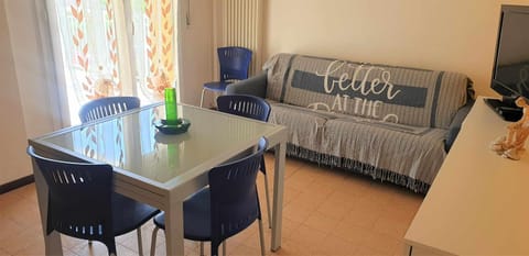 R11 - Appartamento con ampio terrazzo Apartment in Marcelli