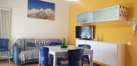 R11 - Appartamento con ampio terrazzo Apartment in Marcelli