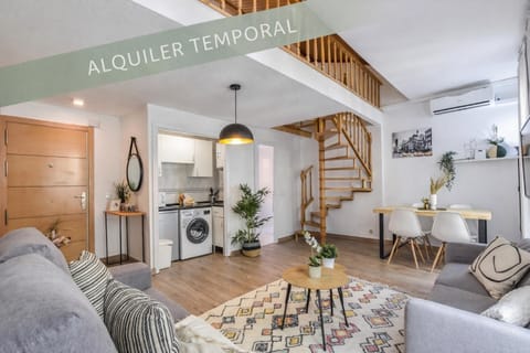 Kitchen or kitchenette, Living room, Photo of the whole room, Dining area