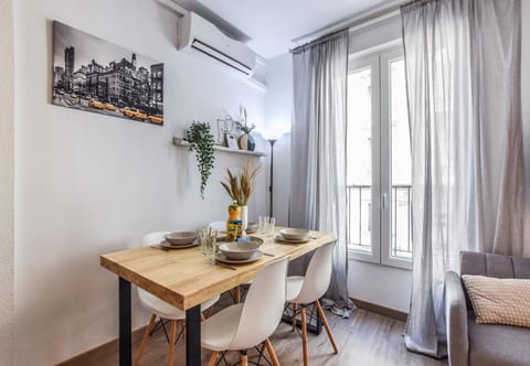 Living room, Dining area, air conditioner