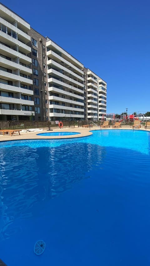 Property building, Day, Pool view, Swimming pool