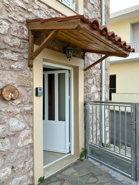 Studio Maria Barbajonn's Stone House Apartment in Islands