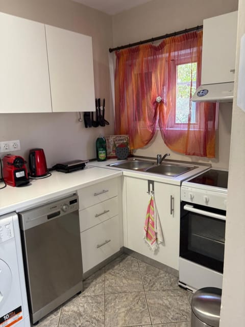 MEIMETIS GREEN HOUSE Apartment in Islands