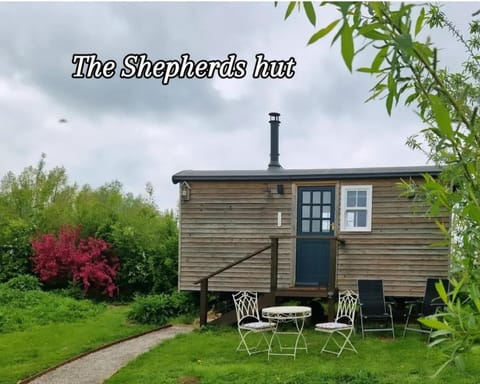 Cranfield Retreat & Glamping Campground/
RV Resort in Babergh District