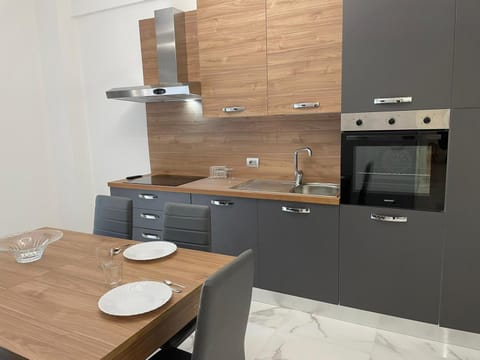 Kitchen or kitchenette, kitchen, kitchen