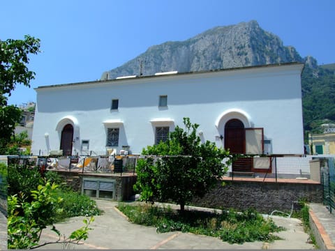 Property building, Day