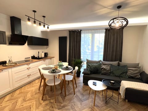 Communal lounge/ TV room, Balcony/Terrace, Living room, Breakfast