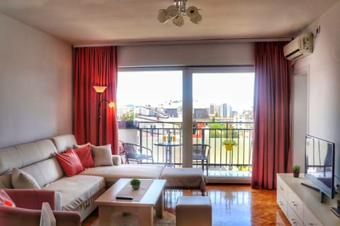 Patio, Living room