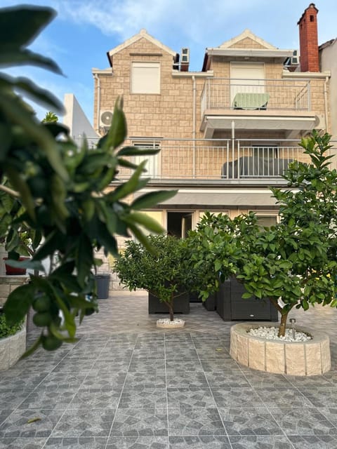 Property building, Balcony/Terrace
