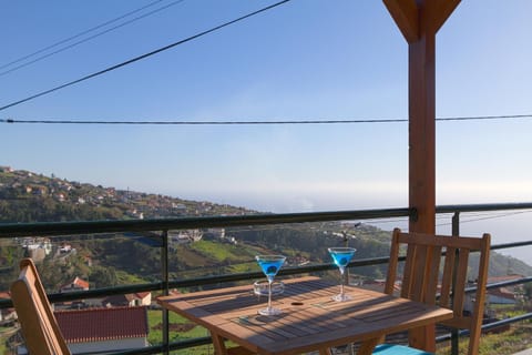 Fishing, Snorkeling, Balcony/Terrace, Canoeing, Hiking, Diving, Drinks, Alcoholic drinks, Non alcoholic drinks
