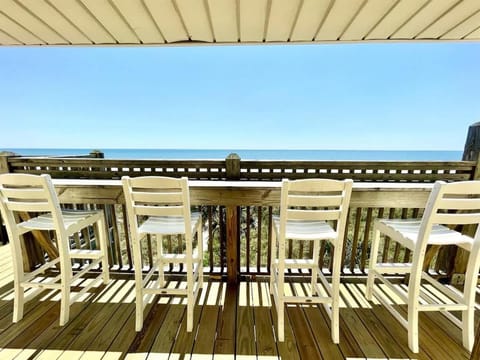 OCEANFRONT HOUSE ON THE SAND,6 Kings,12br, 12b SLEEP 36,PGP House in North Myrtle Beach