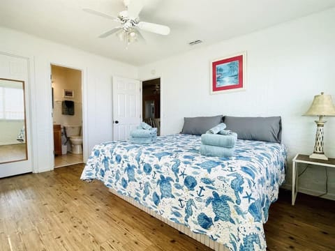 OCEANFRONT HOUSE ON THE SAND,6 Kings,12br, 12b SLEEP 36,PGP House in North Myrtle Beach