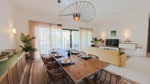 Living room, Dining area