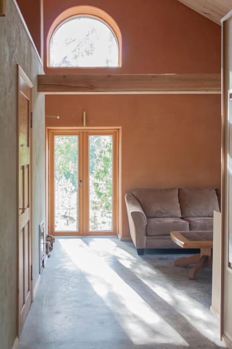 Communal lounge/ TV room, Living room, Seating area