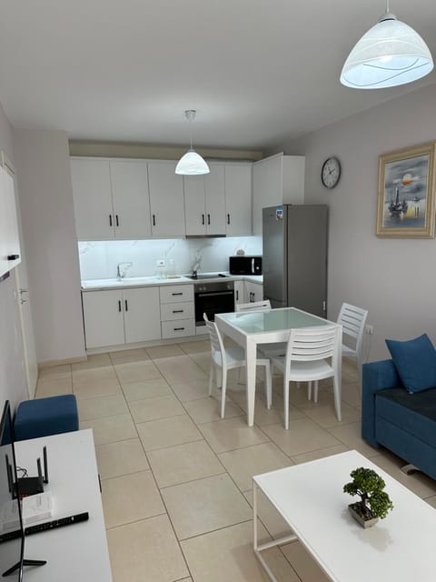 Kitchen or kitchenette, Living room, Dining area