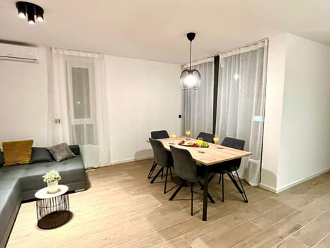 Sunny place in Omiš Apartment in Omiš bus station