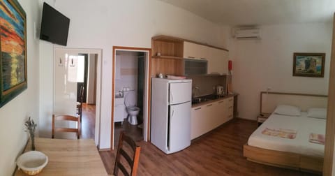 Kitchen or kitchenette, Living room, Bedroom