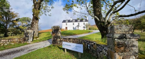 Facade/entrance, Garden view
